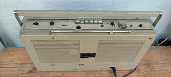 Radiomagnetofon JVC - 8