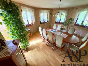NA PREDAJ VÝNIMOČNÁ RODINNÁ VILA, POZEMOK 8000M2, PRIETRŽ, o - 8