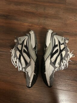 Balenciaga runner 2.0 cierno biele - 8