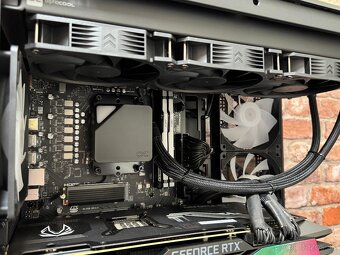 Ryzen 7 7800X3D\32GB\RTX 3080Ti\SSD\1000W Zdroj - 8