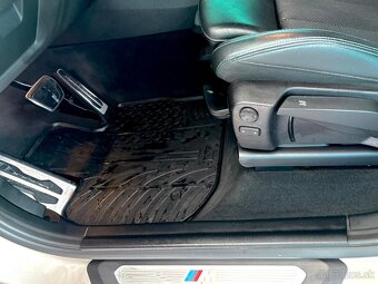 BMW X4 xDrive 20 i. A/T - 8