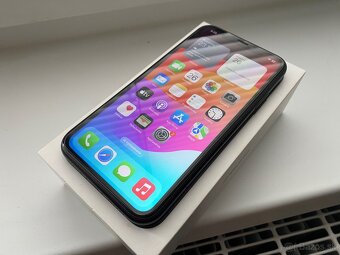 iPhone XR 64Gb Black - 8