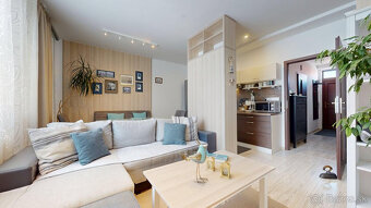 Štýlový 2i po rekonštrukcii pri Trnavskom mýte, províziu RK - 8