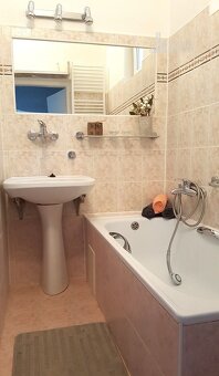 SRA | Zrekonštruovaný 3 izb. rodinný dom, záhrada, altánok, - 8