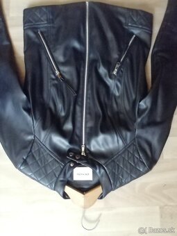 Cervena vetrovka Orsay - 8