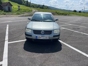 Volkswagen Passat 1.6 - 8