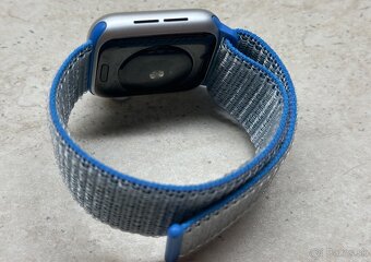 Apple Watch SE 40mm Cellular, batéria: 81% - 8