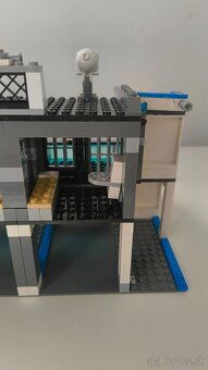 Lego City 7498 Policajná stanica - 8