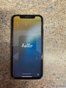 Apple iPhone X 64GB - 8