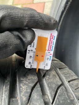 Letné pneu 235/45 R17 - 8
