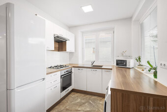 ZNÍŽENÁ CENA SENEC – NA PREDAJ 2 samostatne stojace rodin - 8