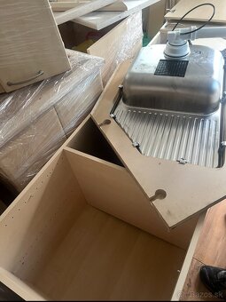 Kuchynska linka skoro nova-2 zostavy + drez a bateria - 8