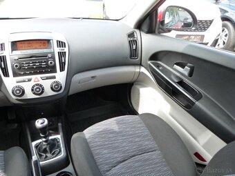 Kia Ceed 1,4i 77kW manuál 5 st., 5 dverová klíma - 8
