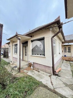 Reality KOMPLEX s.r.o., Vám ponúka na predaj rodinný dom v - 8
