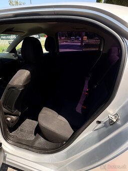 Peugeot 301 - 8