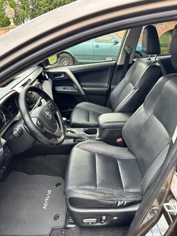 Toyota RAV4 2.2 l D-CAT Premium - 8