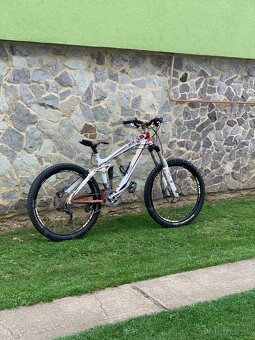 Predám bycikel Trek Remedy R8 - 8