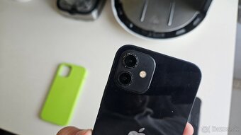 Apple iPhone 12 tmavý - 64GB, zdravie 85% - 8