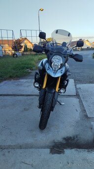 Suzuki V Strom DL 1000 - 8