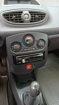 Renault clio3 grandtour - 8