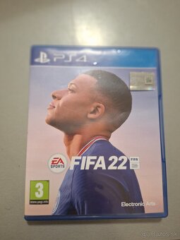 Predám PS4 Slim 512GB + 2 ovládače + 5 hier + stojan - 8