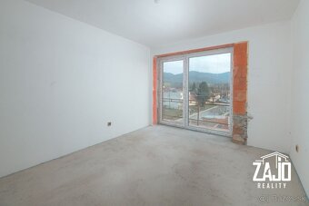 VEĽKÝ 7 IZBOVÝ RD – SOBLAHOV PRI TRENČÍNE - 8