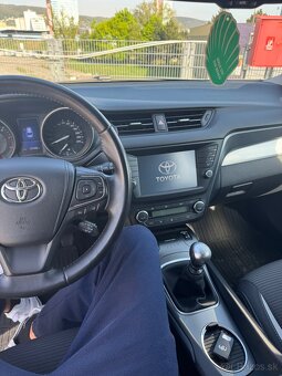 Toyota Avensis Combi 2.0 D-4D, r.v. 2017 - 8
