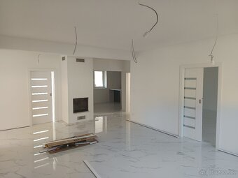 Rodinný dom po kompletnej rekonštrukcii - 8