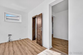 Nadštandardná 4-izbová novostavba s veľkou garážou - 8