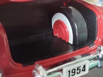 1:18 Chevrolet Bel Air - 8