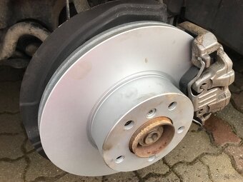 BMW X1 e84 Xdrive 2012 slovenske stk do 2027 - 8