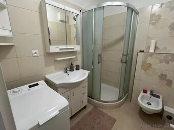 PRENÁJOM 3 IZBOVÝ BYT TRENČÍN,Olbrachta, parkovanie,od 15.7. - 8