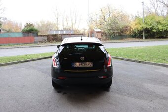 Lancia Delta 2.0 JTD Platino 2009 - 8