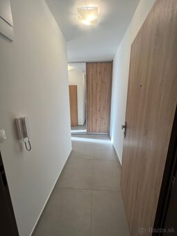 Začiatok Petržalky - 2IB s klimatizáciou - 8