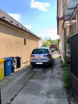 Poschodový, svetlý rodinný dom s krásnou záhradou v obci Veľ - 8