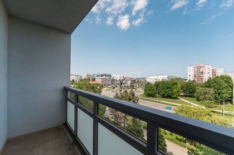 Tr.SNP - 2 izbový byt, loggia, 53 m2.Zariadený,KOMPLETNÁ REK - 8