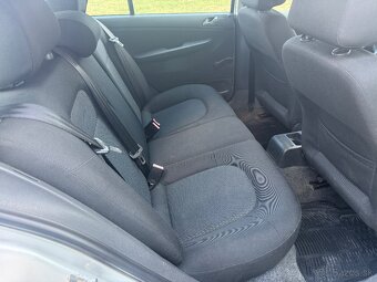 Škoda Fabia r.v. 2005, 1.2i 47kW, kombi benzín Klíma - 8