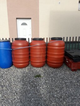 Predam sudy plastove 230L - 8