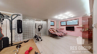 Na predaj, dom so 6 izbami a vonkajším bazénom Žilina - Turi - 8