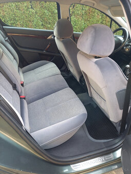 Peugeot 407 2.0 HDI - 8