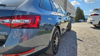 Škoda Superb Combi 2.0 TDI 4x4 Sportline - 8