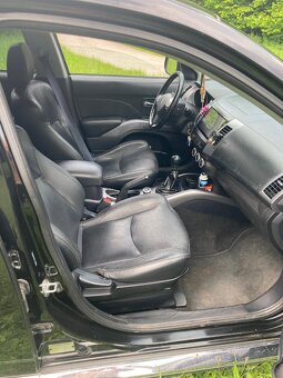 Peugeot 4007 - 8