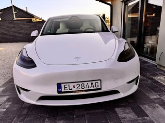 Tesla Model Y Long Range - 8