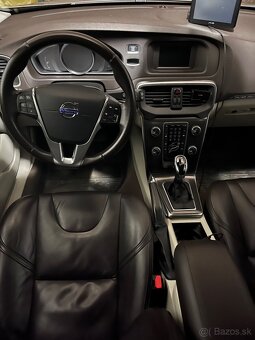 Volvo V40 Cross Country D2, AT/6 - 8