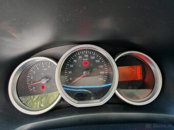 Dacia Sandero - 8