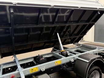 IVECO DAILY 35C15 3.0 SKLÁPAČ VYKLÁPAČ TROJSTRANNÝ do 3.5t - 8