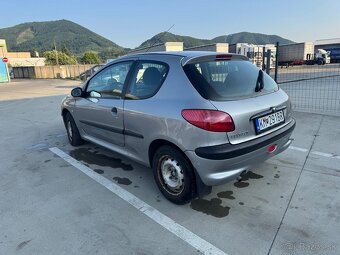 Peugeot 206 1.1 benzín - 8