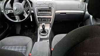 Škoda OCTAVIA Combi 2.0 TDI STYLE - 8