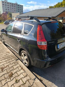 Predám Hyundai i30 combi - 8