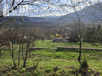 Znížená cena - Na predaj záhrada s chatou na Betliarskej ces - 8